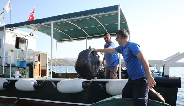 Gökova Körfezi’nden günlük 3 bin 420 kg. çöp toplandı