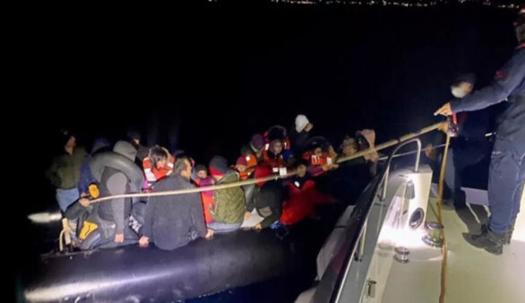 Yunanistan’ın ölüme ittiği 182 düzensiz göçmen kurtarıldı