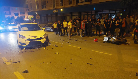 İzmir'deki otomobilin motosiklet ile çarpışması sonucu 1 kişi öldü