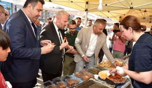 Menemen'de "Türk Mutfağı Haftası" kapsamında yöresel yemekler tanıtıldı