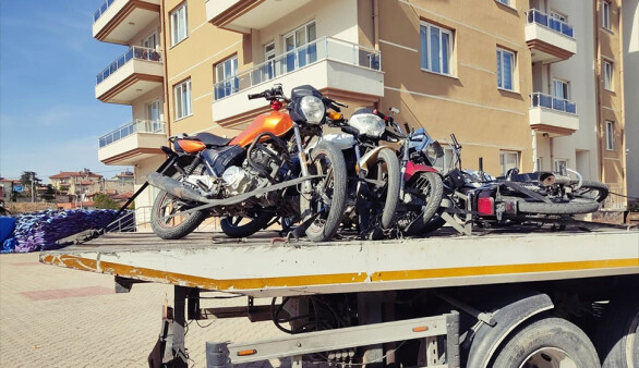 Afyonkarahisar'da kuralsız motorculara ceza yağdı