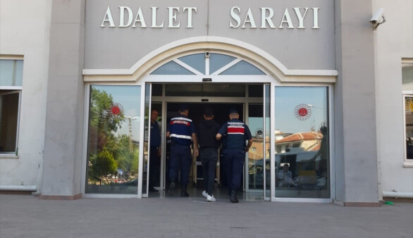İzmir'de taksiyi gasbeden şüpheli tutuklandı