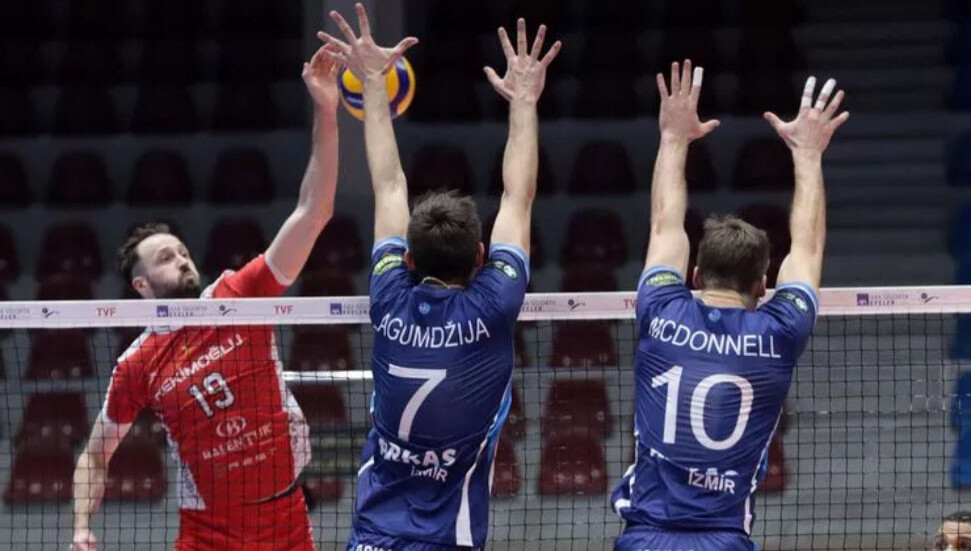 AXA Sigorta Efeler Ligi... Arkas Spor: 2 - Hekimoğlu Global Connect Travel BVİ: 3