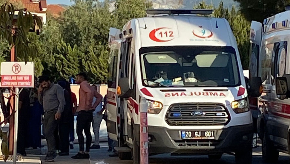 Denizli'de kahvehaneyi taradılar... 1 ölü, 1 yaralı