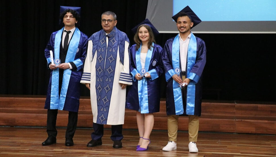 Pamukkale Üniversitesi'nde mezuniyet töreni yapıldı