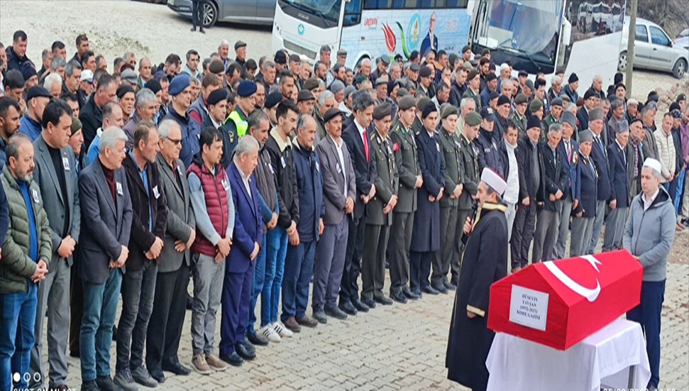 Manisa'da 91 yaşında vefat eden Kore gazisi toprağa verildi