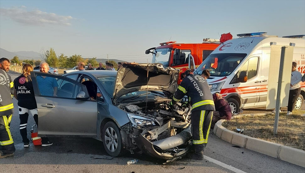 Denizli'de 2 aracın çarpıştığı kazada 1 kişi öldü, 6 kişi yaralandı