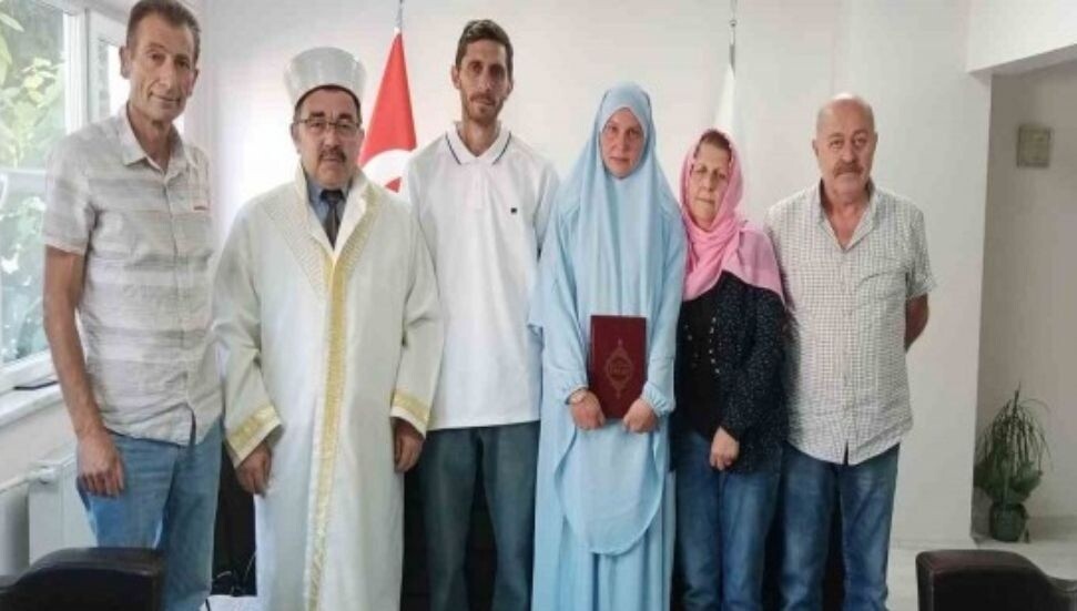 Alman vatandaşı Jennifer Paula Görlitz, Aydın'da Müslüman oldu