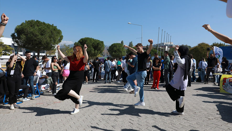 DEÜ’de ‘Takımını Sen Kur’ Spor Şenliği başladı