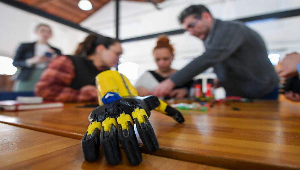 FabrikaLab İzmir’de Robotel üretildi