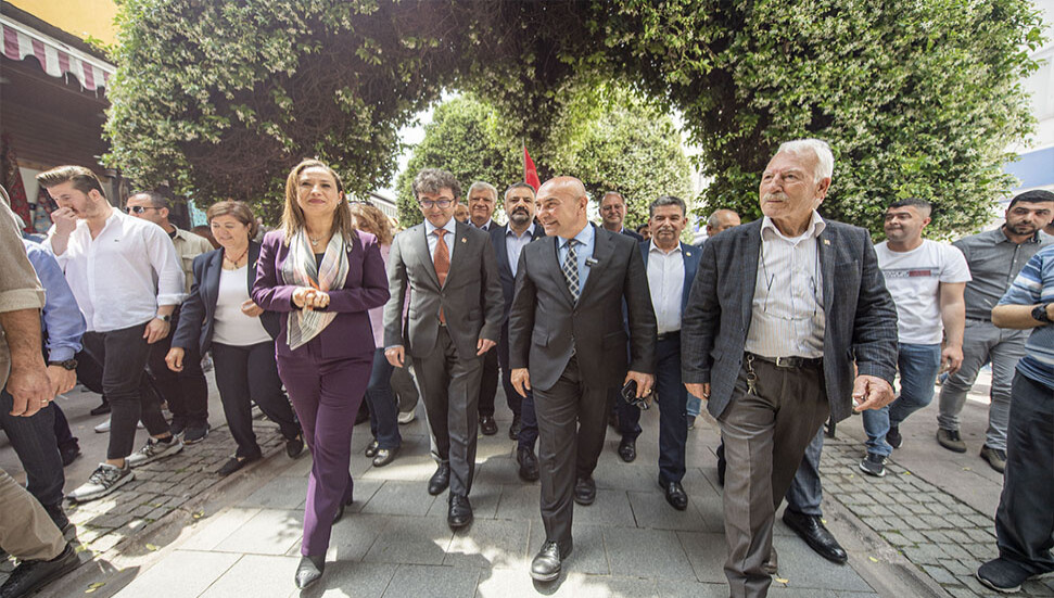 Soyer: “Nasıl bir zihniyettir ki bizi taşla sopayla susturacak”