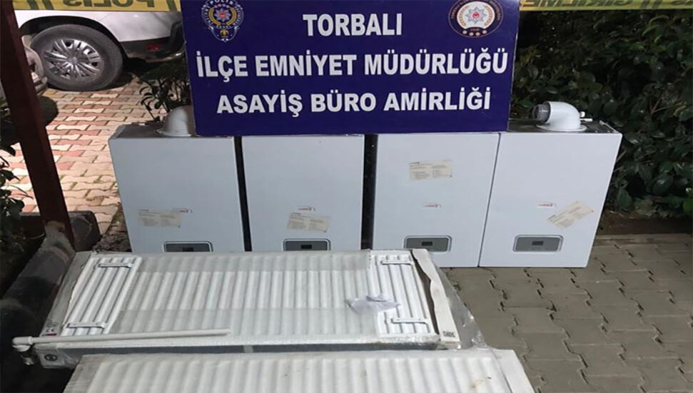 İzmir'de hırsızlık yaptığı öne sürülen 2 kişi tutuklandı