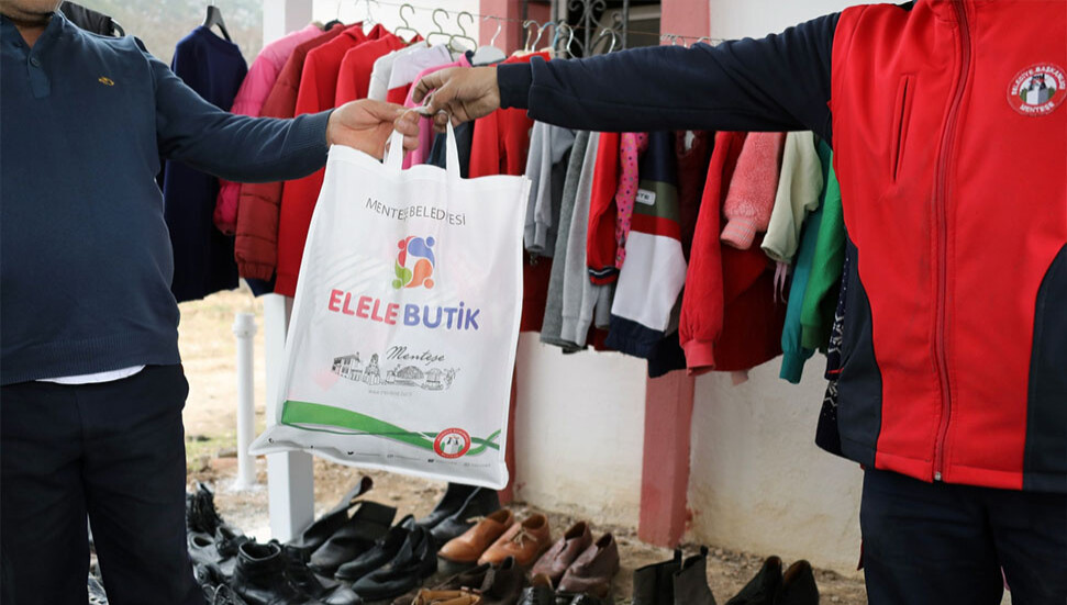 Menteşe’de yardımlar el ele dayanışma merkezleriyle depremzedelere ulaşıyor