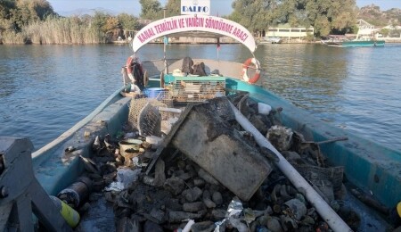 Dalyan Kanalı'nda dip temizliği yapıldı