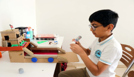 Afyonkarahisar'da ilkokul öğrencileri hayallerindeki oyuncağı atık malzemelerden tasarladı