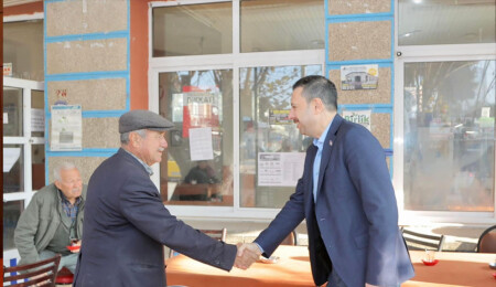 AK Parti'li Kaya, Menderes'te ziyaretlerde bulundu