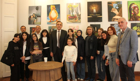Buca'da lise öğrencilerinin resim sergisi açıldı