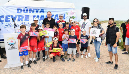 Çiğli kıyı şeridi dip bucak temizlendi