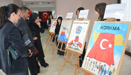 Manisa'da İstiklal Marşı'nın kabulü ve Mehmet Akif Ersoy'u Anma Günü etkinlikleri yapıldı