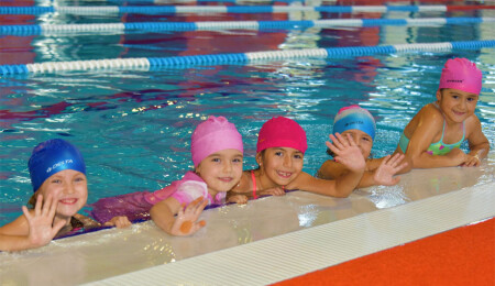 Aliağa Gençlik Merkezi’nde yaz dönemi yüzme kursları başlıyor