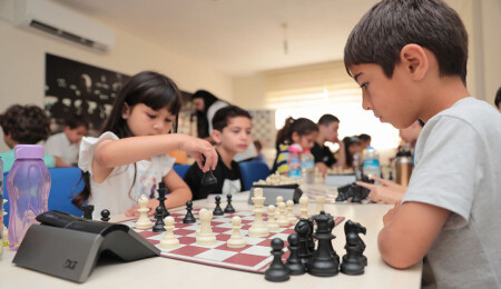 Aliağa’da yaz dönemi satranç kurs kayıtları başlıyor