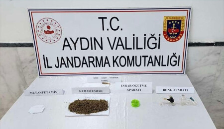 Aydın'da otomobilinde uyuşturucu bulunan şüpheli gözaltına alındı