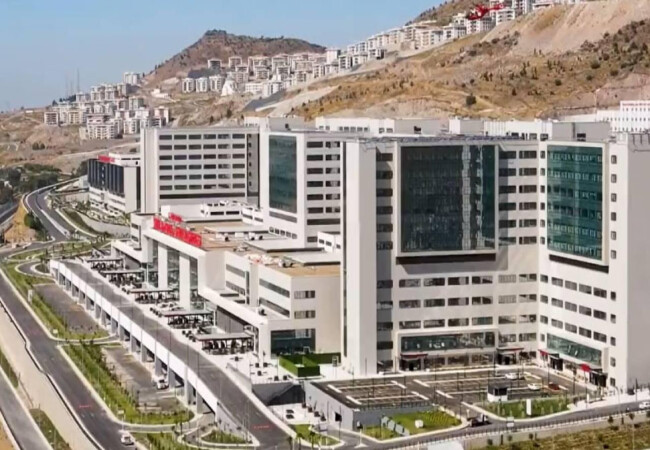 İzmir Şehir Hastanesi bugün hasta kabulüne başlıyor