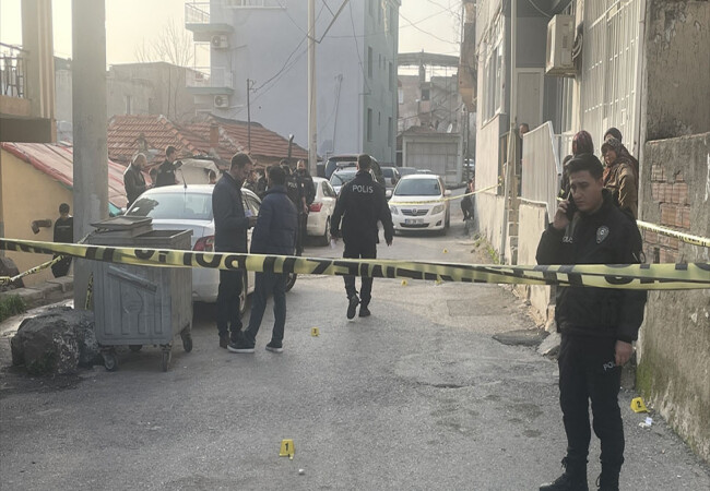 İzmir'de silahlı kavgada 3 kişi yaralandı
