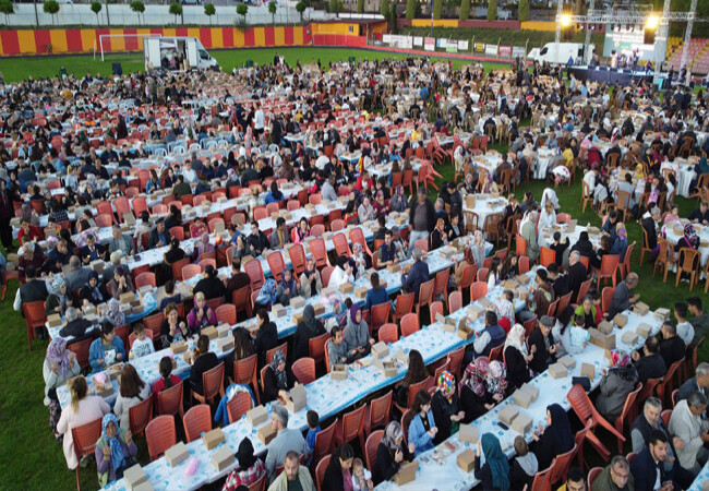 Bayındır Belediyesi’nden Kadir Gecesi’nde iftar yemeği