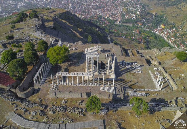 Bergama’daki Akropol Ören Yeri 172 bin 731 turist topladı