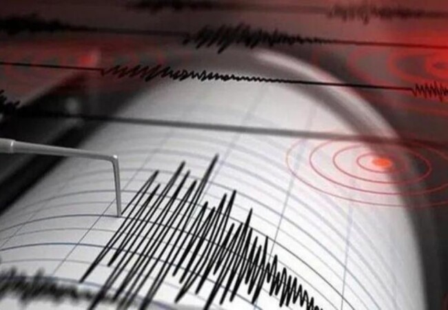 Manisa'da 4.5 şiddetindeki deprem çevre illeri de salladı