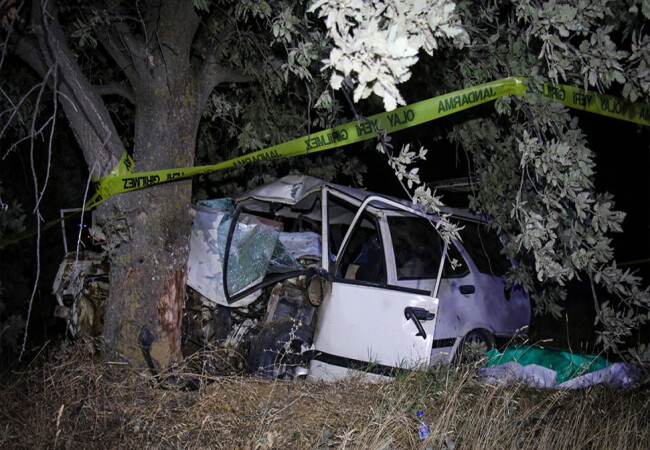 Uşak'taki trafik kazasında 1 kişi öldü, 4 kişi yaralandı