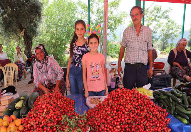 Bayındır Balcılar Kiraz Festivali coşkuyla kutlandı