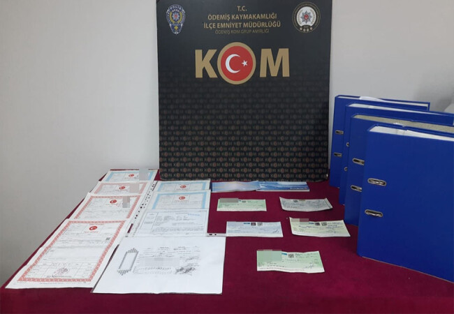 İzmir'de tefecilik operasyonunda 2 kişi gözaltına alındı