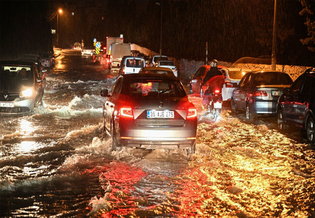 İzmir'de sağanak uyarısı