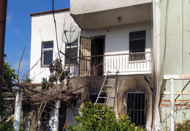 Urla'da evde çıkan yangında 1 kişi öldü